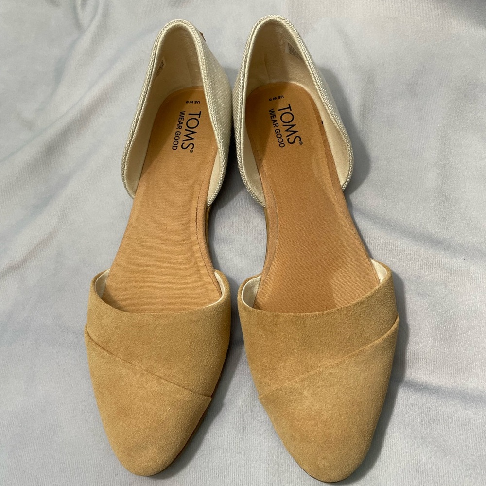 TOMS Women's Beige Suede Flats